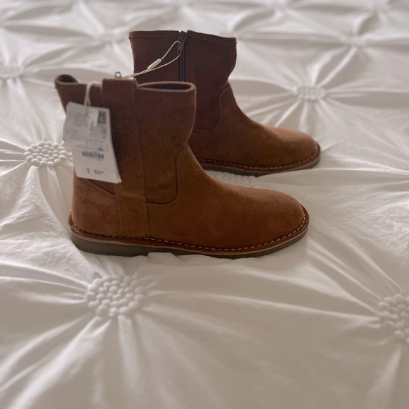 NWT Boys leather boots - Picture 3 of 4